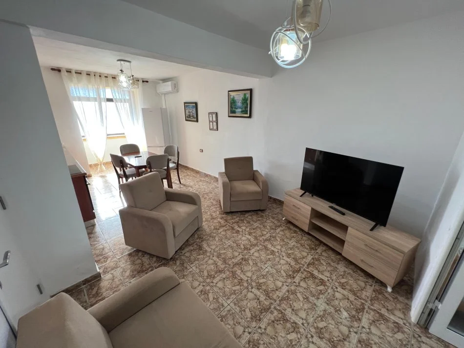 Tirane, jepet me qera apartament 2+1 Kati 3, 79 m² 500 € (Shkolla Harry Fultz)