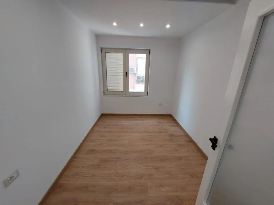 Tirane, shes apartament 2+1+Ballkon Kati 3, 89 m² 140,000 € (Kodra e Diellit