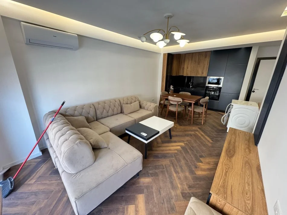 Tirane, jepet me qera apartament 2+1 Kati 1, 110 m² 1.000 € (Kodra e diellit)