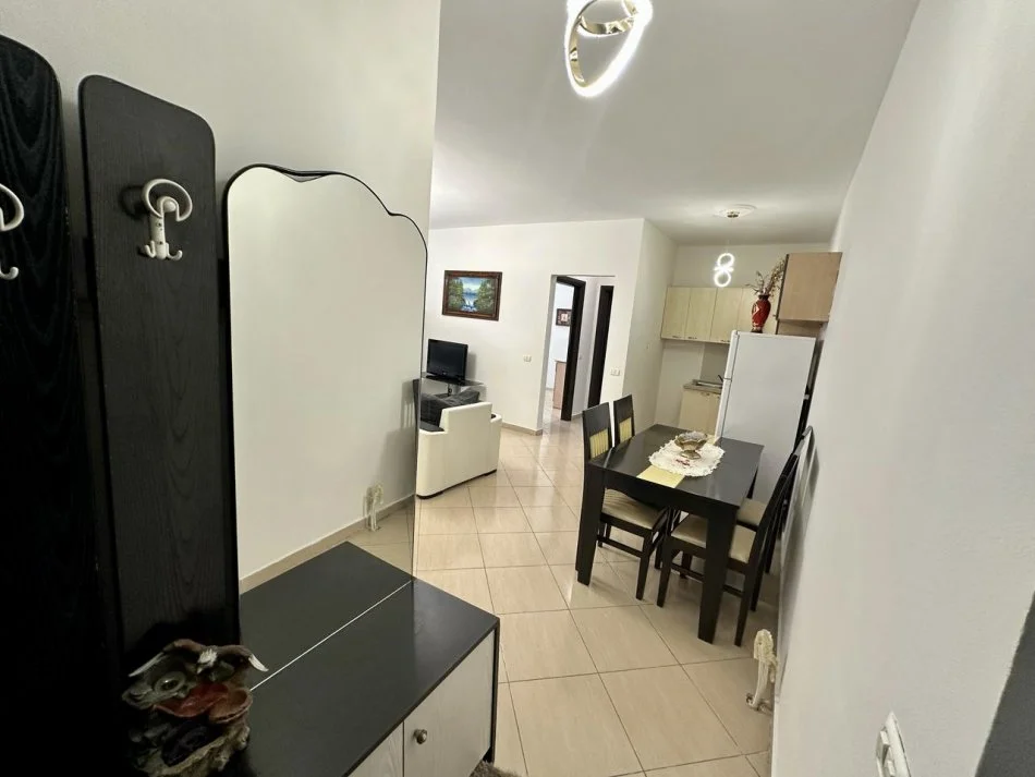 Tirane, jepet me qera apartament 1+1+Ballkon Kati 2, 70 m² 500 € (Frang Bardhi)