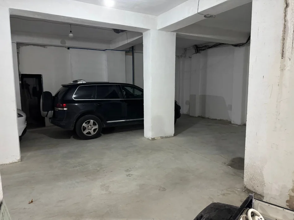 Tirane, shes ambjent biznesi , 414 m² 331.200 € (Fresku)