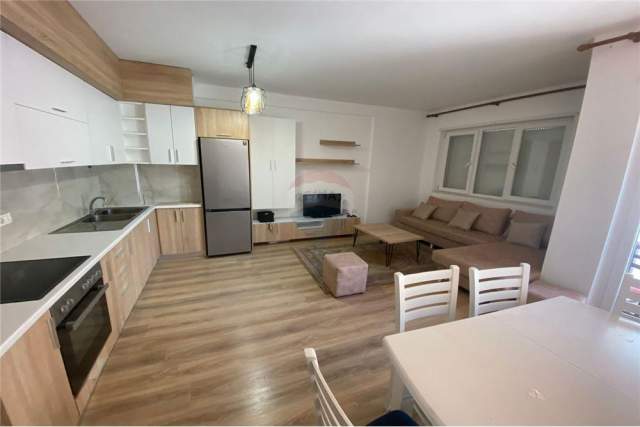 Tirane, jepet me qera apartament 2+1+BLK Kati 2, 107 m² 350 Euro (FRESKU)
