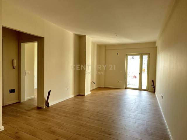 Tirane, shes apartament Kati 3, 57 m² 95.000 Euro (21 dHJETORI)