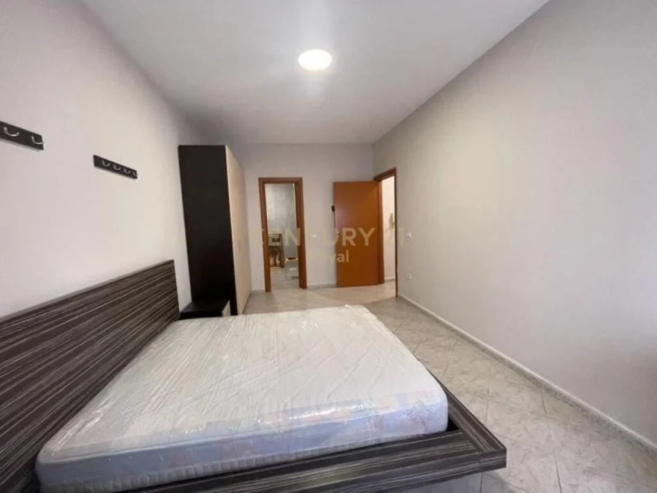 Tirane, jepet me qera apartament 1+1+Ballkon, Kati 4, 67 m² 550 € (rruga marko bocari)