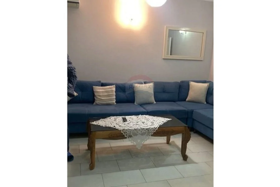 Tirane, jepet me qera apartament 1+1+Aneks+Ballkon , 80 m² 400 € (Kryqzimi 5 Maj)