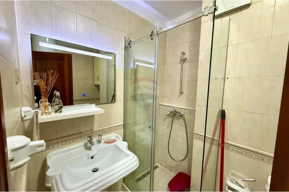 Tirane, jepet me qera apartament , 80 m² 650 € (Rruga Imer Kurti)