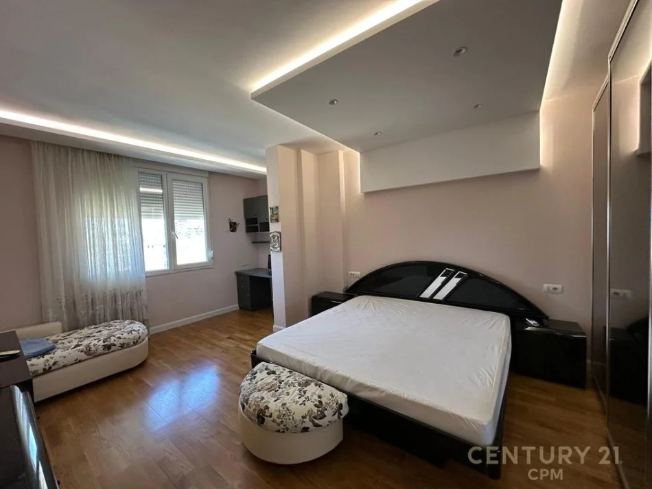 Tirane, shitet apartament 3+1 Kati 6, 155 m² 415.000 € (Shallvaret)