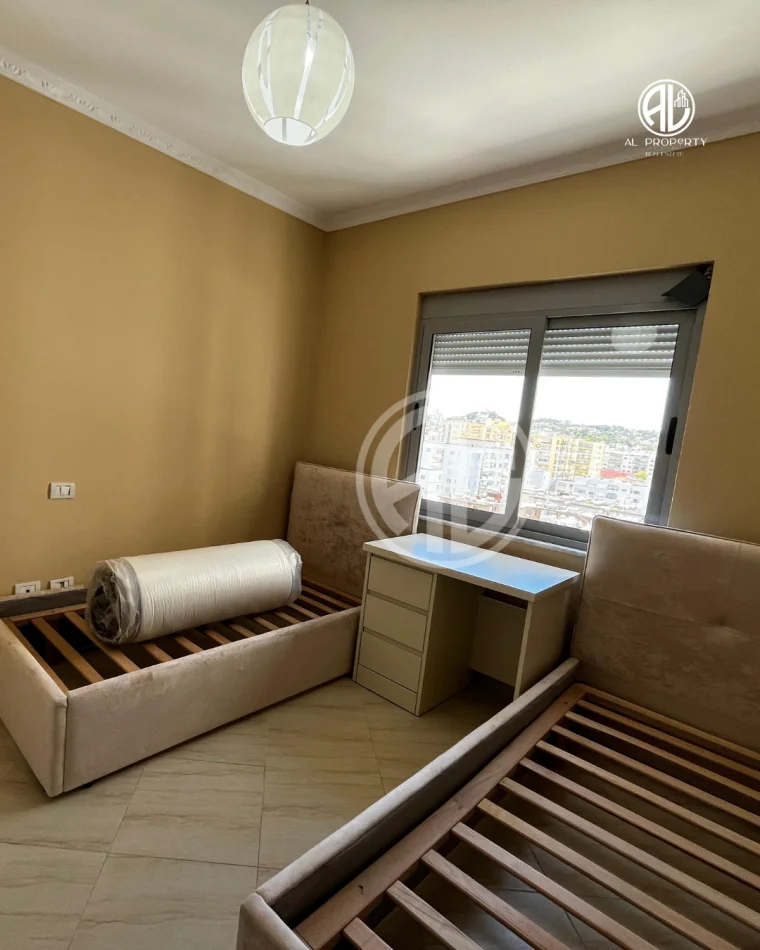 Durres, jepet me qera 2+1+Ballkon Kati 9, 450 € 