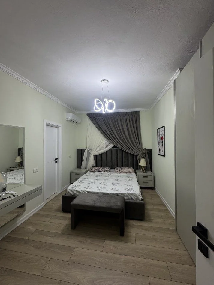 Tirane, jepet me qera apartament 3+1+Ballkon Kati 2, 92 m² 1.050 € (SHESHI WILLSON)