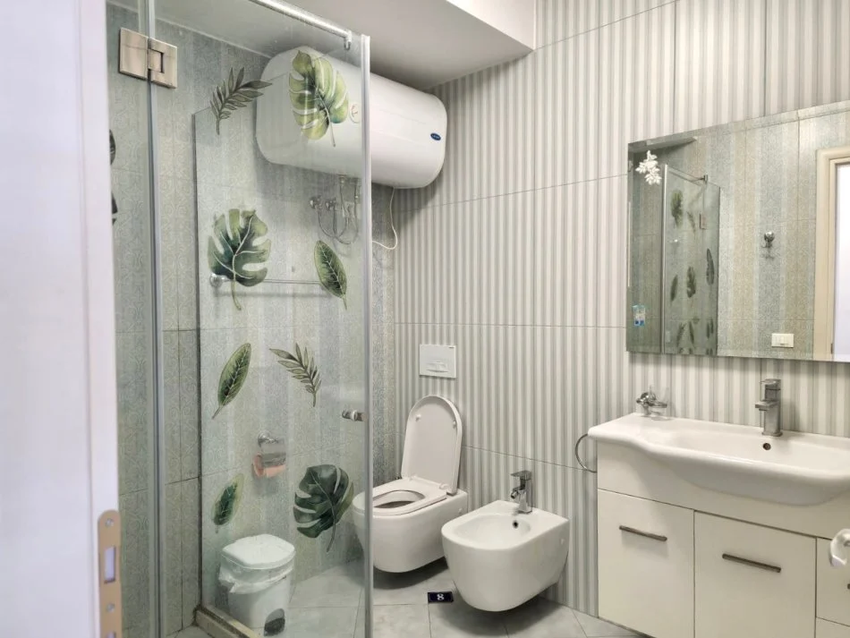 Qera PREMIUM: 2+1+2wc +2 Post Parkime, te Rezidenca Long Hill TEG - Arredim i Kompletuar - Jetese Komode ne nje Zone Ekskluzive - 1,500 Euro/muaj