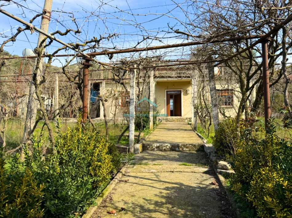 Vlore, shitet shtepi 2+1+Ballkon , 80 m² 68.000 € (kote, vlore)