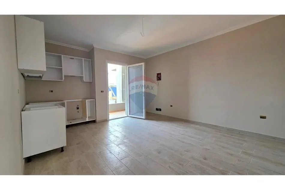 Vlore, shitet apartament+verande | Penthouse 2+1 Kati 10, 210 m² 160.000 € 