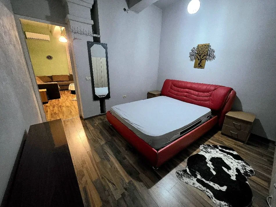 Tirane, jepet me qera apartament 1+1+Ballkon Kati 2, 71 m² 500 € (MYSLYM SHYRI)