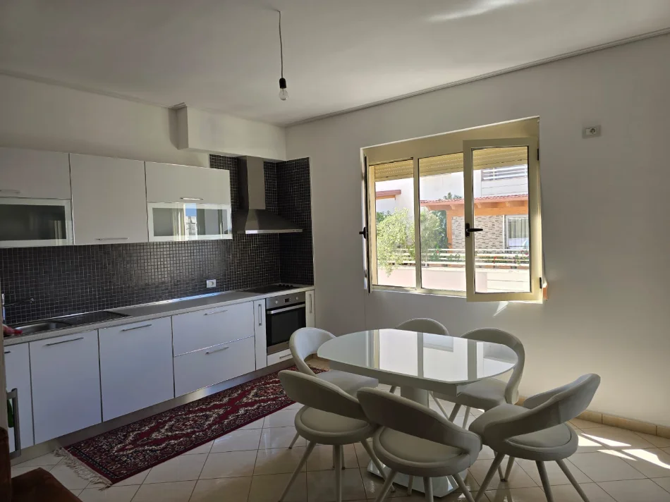 Vlore, shitet apartament 2+1 Kati 5, 94 m² (Rruga Gjergj Kastrioti, Vlore)