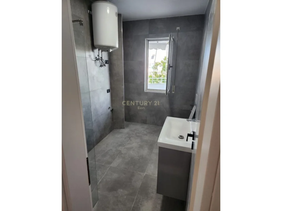 Durres, shes apartament 3+1 Kati 4, 150 m² 340.000 € (Rruga e Re e Portit)