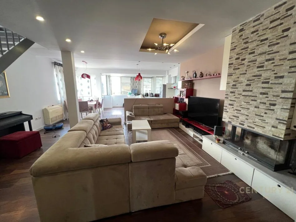 Tirane, shes apartament 2+1 Kati 11, 154 m² 370.000 € (Selvia)