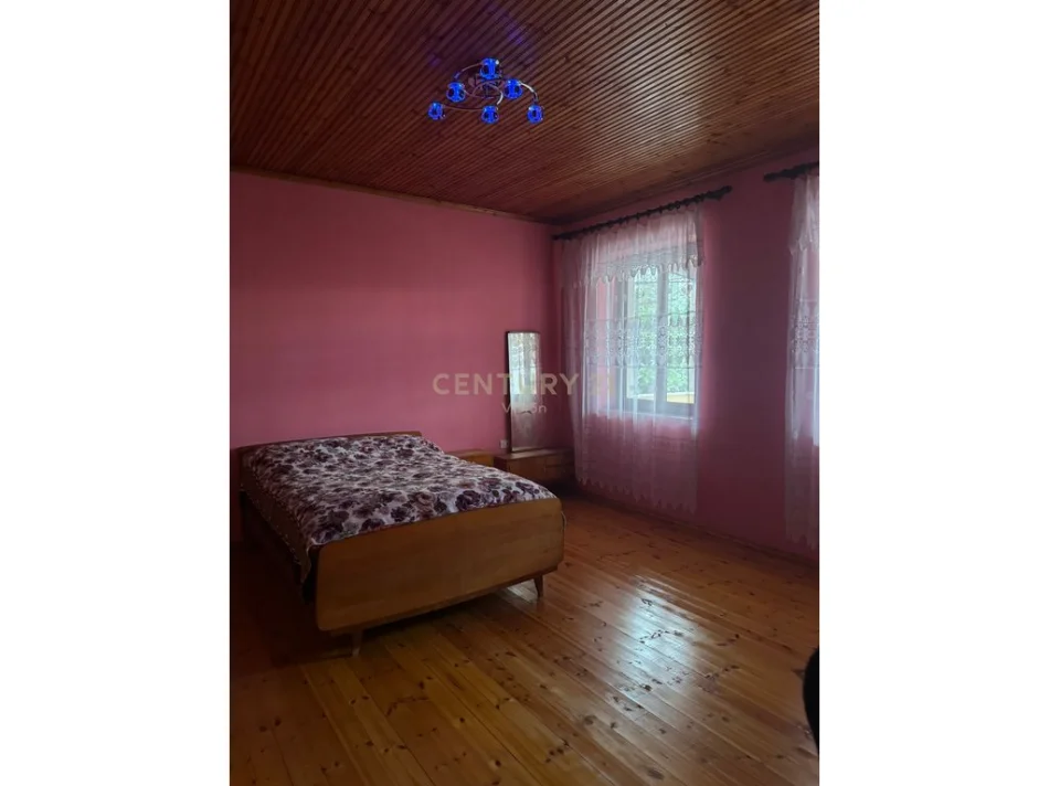 Shkoder, shitet apartament 3+1+Ballkon Kati 2, 214 m² 135.000 € (kiras kolegji turk)
