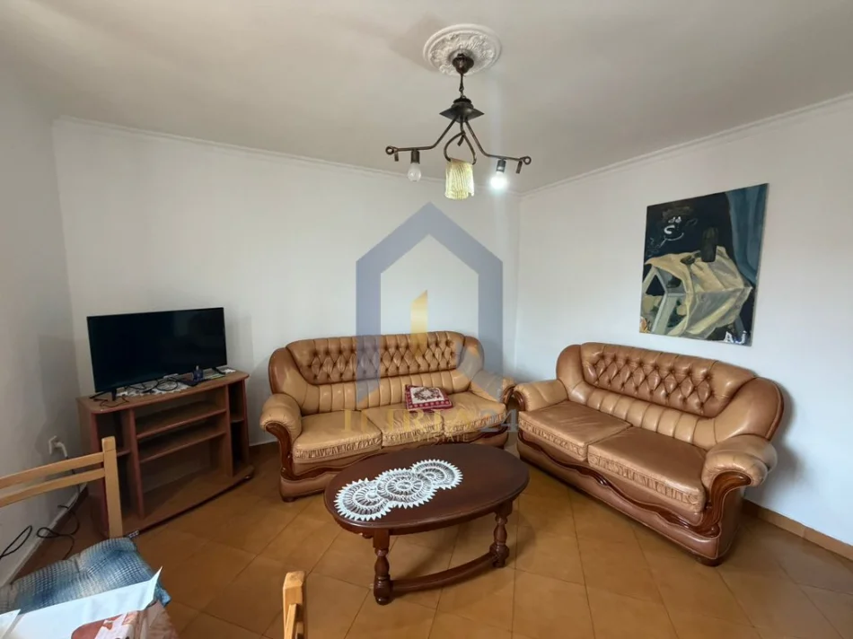 Tirane, shes apartament 1+1 Kati 1, 56 m² 86 milion leke (Apartament 1+1 në shitje tek Spitali Nene Tereza QSUT)