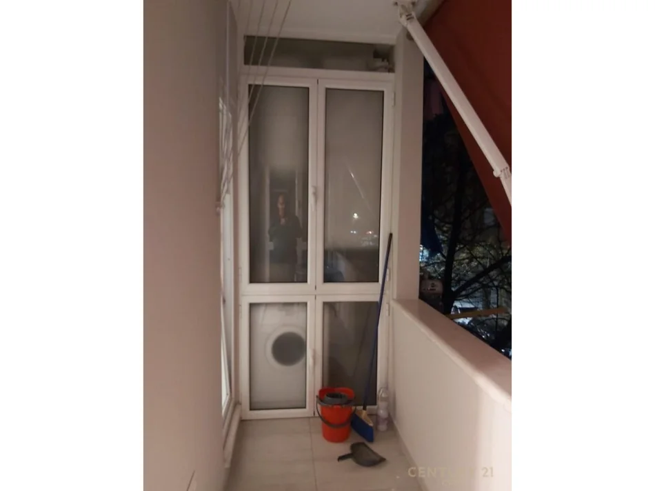 Tirane, jepet me qera apartament 1+1 Kati 3, 650 € 