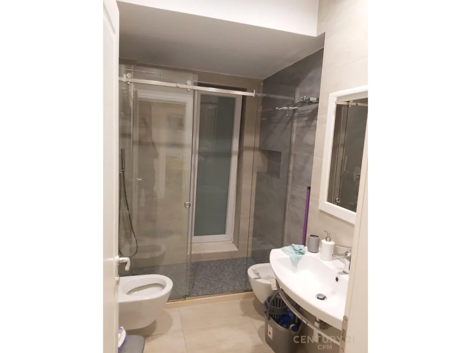 Tirane, jepet me qera apartament 1+1 Kati 3, 75 m² 650 €