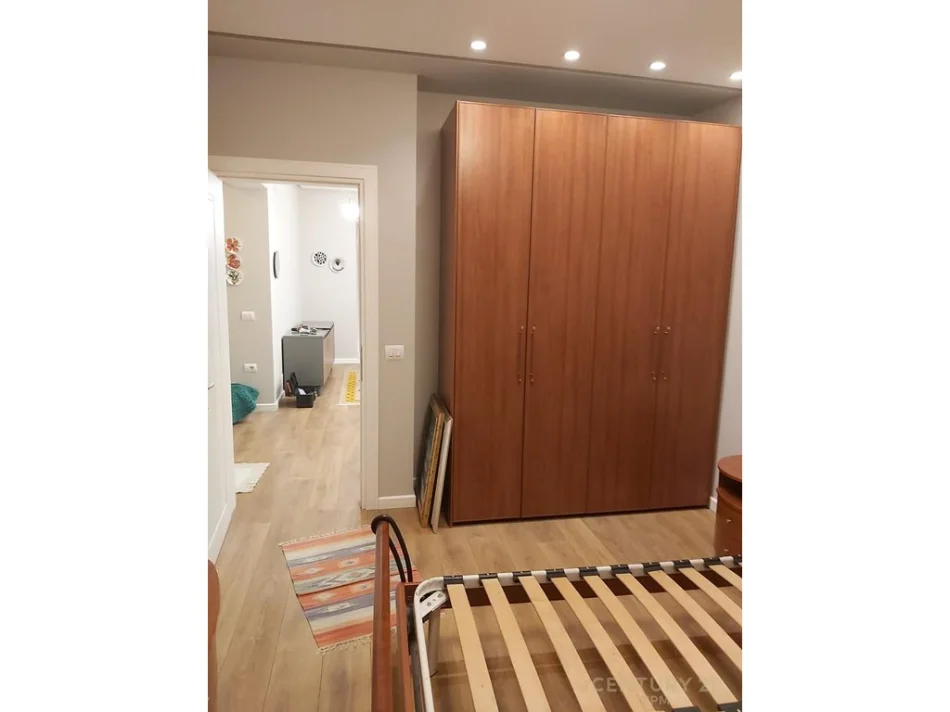 Tirane, jepet me qera apartament 1+1 Kati 3, 75 m² 650 €