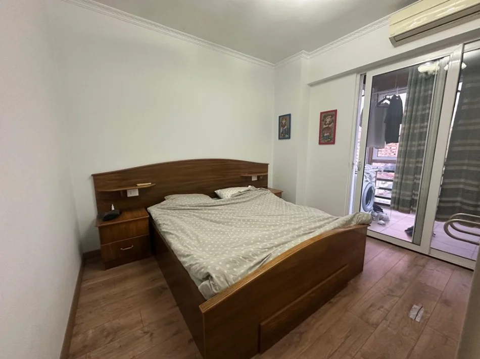 Tirane, jepet me qera apartament 2+1 Kati 7, 90 m² 650 € (Globe)