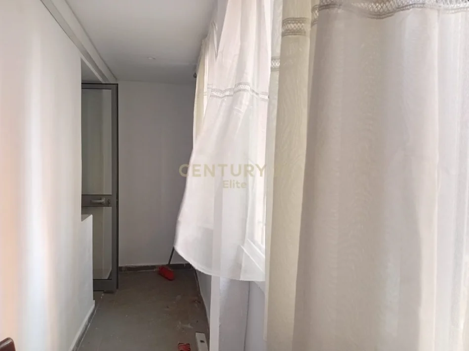 Tirane, jepet me qera apartament 1+1 Kati 1, 60 m² 520 € 