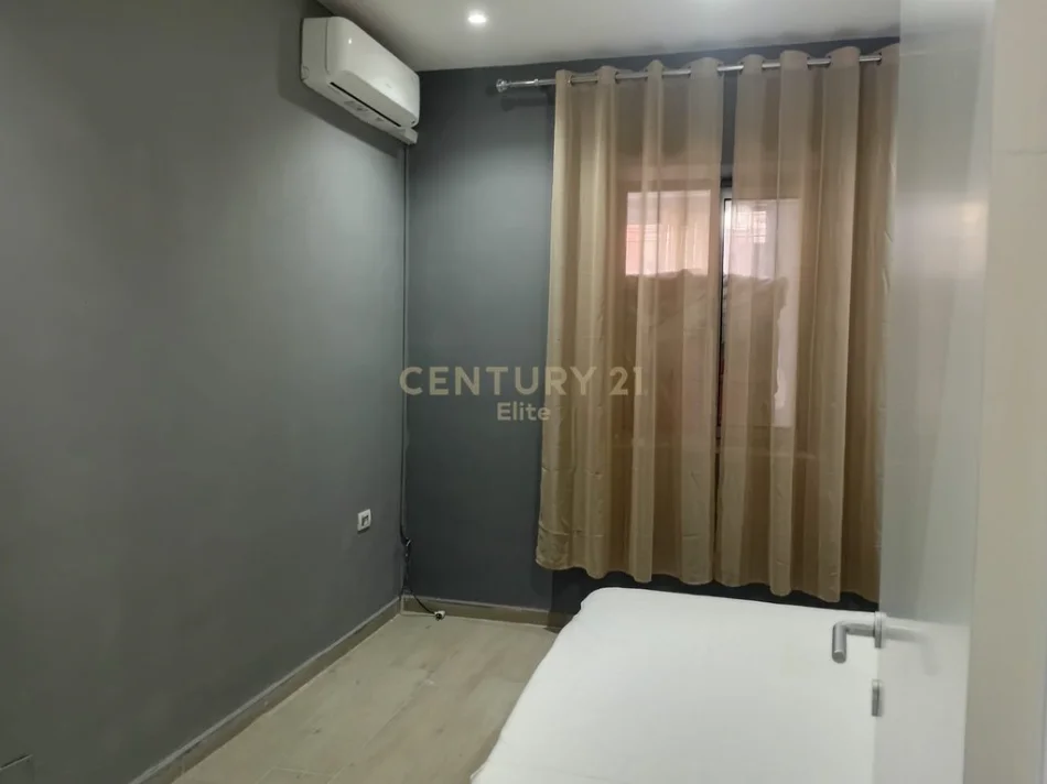 Tirane, jepet me qera apartament 1+1 Kati 1, 60 m² 520 € 