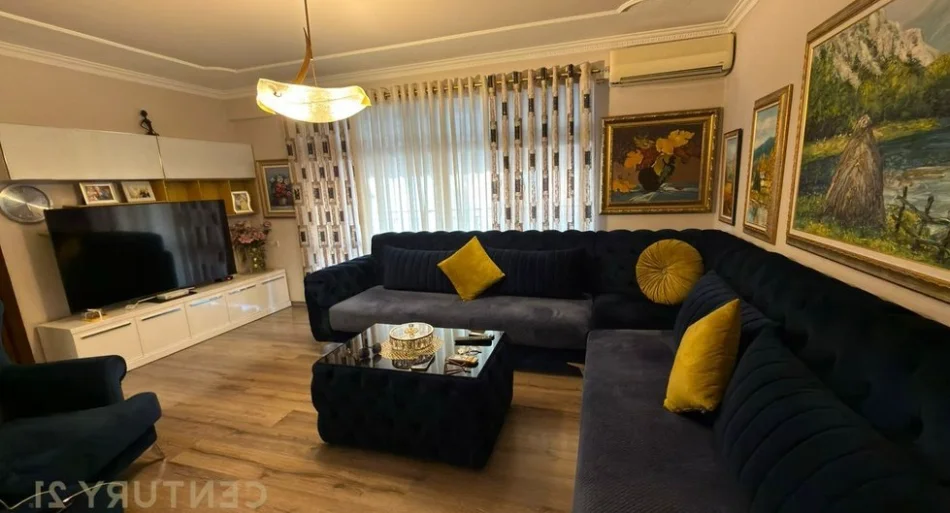 Shqiperi, shitet 2+1 Kati 4, 225.000 € 