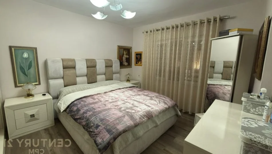 Shqiperi, shitet 2+1 Kati 4, 225.000 € 