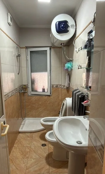 Shqiperi, shitet 2+1 Kati 4, 225.000 € 