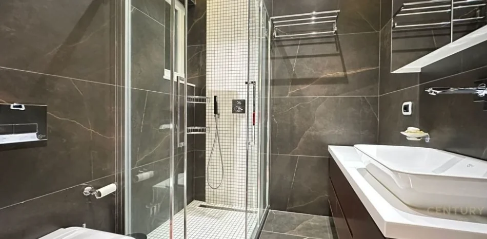 Tirane, jepet me qera apartament 1+1 Kati 3, 67 m² 600 € (Kopshti Botanik)