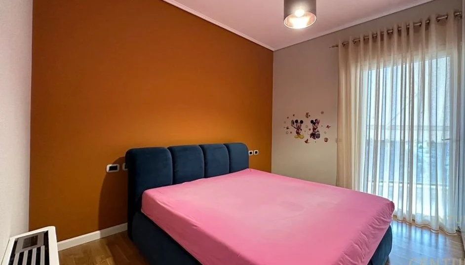 Tirane, jepet me qera apartament 1+1 Kati 3, 67 m² 600 € (Kopshti Botanik)
