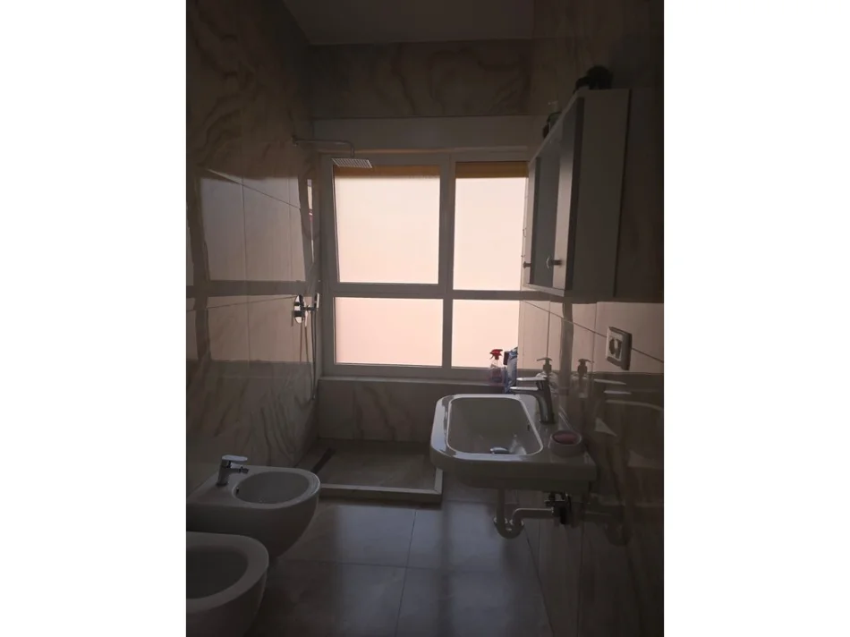 Tirane, shitet apartament 1+1 Kati 7, 123.600 € 