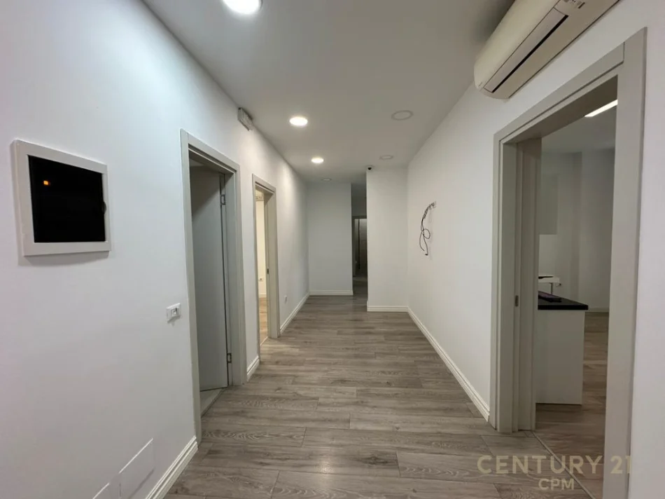 Tirane, jepet me qera apartament 1 Katshe Kati 1, 413 m² 4.500 € (komuna e parisit)