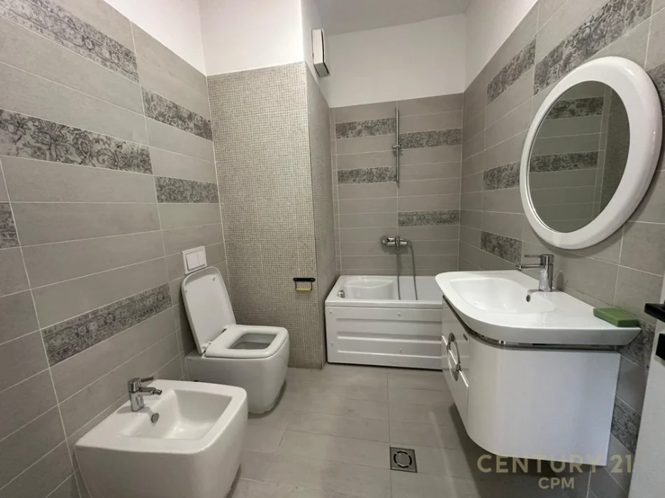 Tirane, jepet me qera apartament 1 Katshe Kati 1, 413 m² 4.500 € (komuna e parisit)