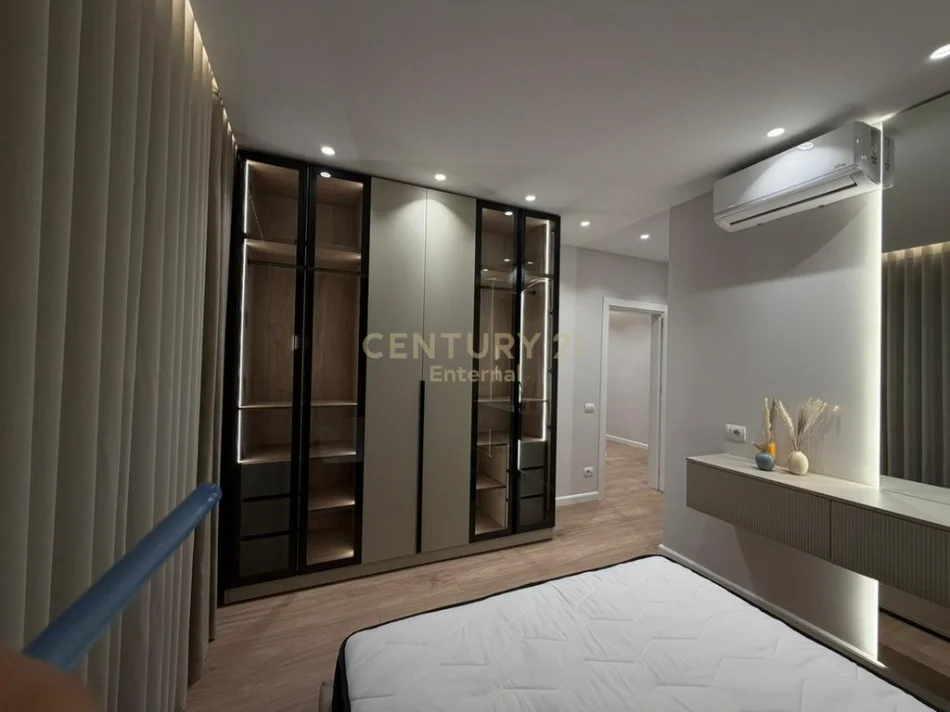 Tirane, jepet me qera apartament 2+1 Kati 5, 116 m² 1.550 € (mine peza)