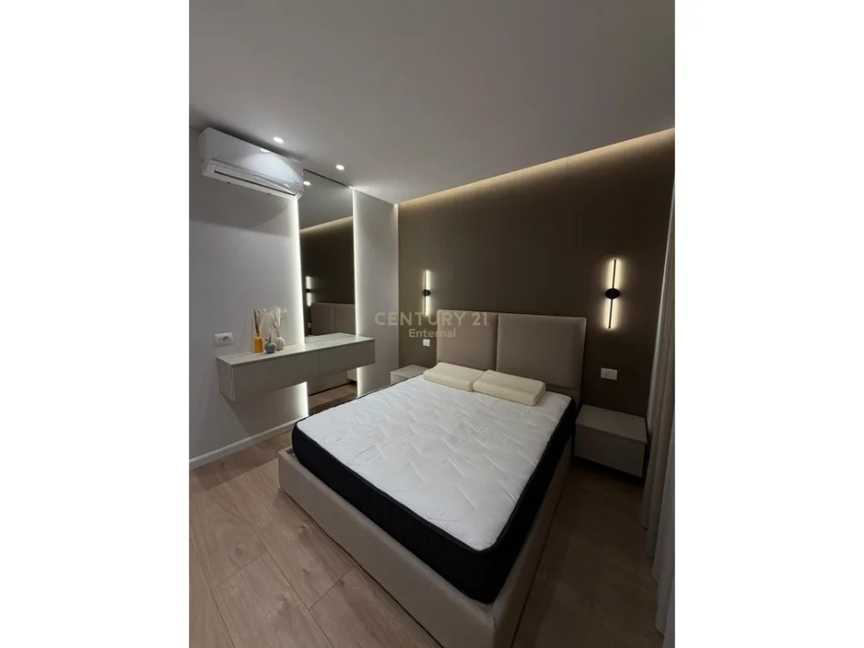 Tirane, jepet me qera apartament 2+1 Kati 5, 116 m² 1.550 € (mine peza)