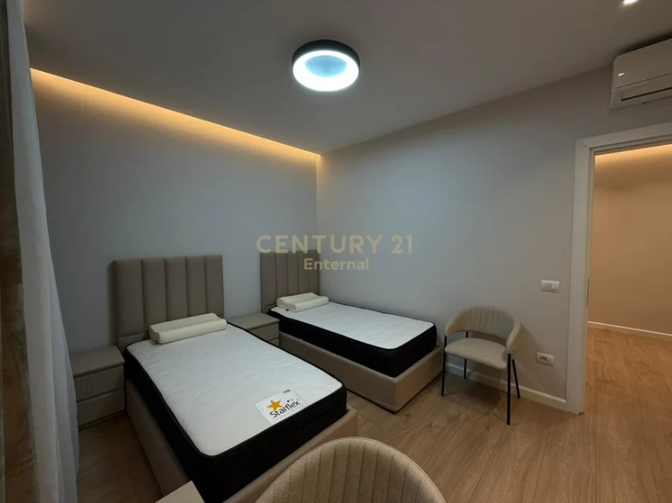 Tirane, jepet me qera apartament 2+1 Kati 5, 116 m² 1.550 € (mine peza)