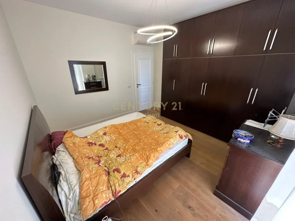 Tirane, shitet apartament 2+1 Kati 3, 151 m² 250.000 € 