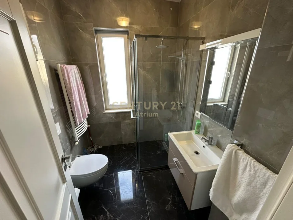 Tirane, shitet apartament 2+1 Kati 3, 151 m² 250.000 € 