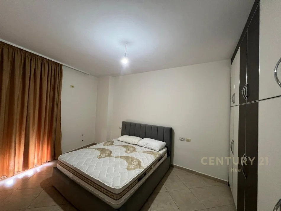 Tirane, jepet me qera apartament 2+1 Kati 6, 106 m² 550 € (mrapa globe)