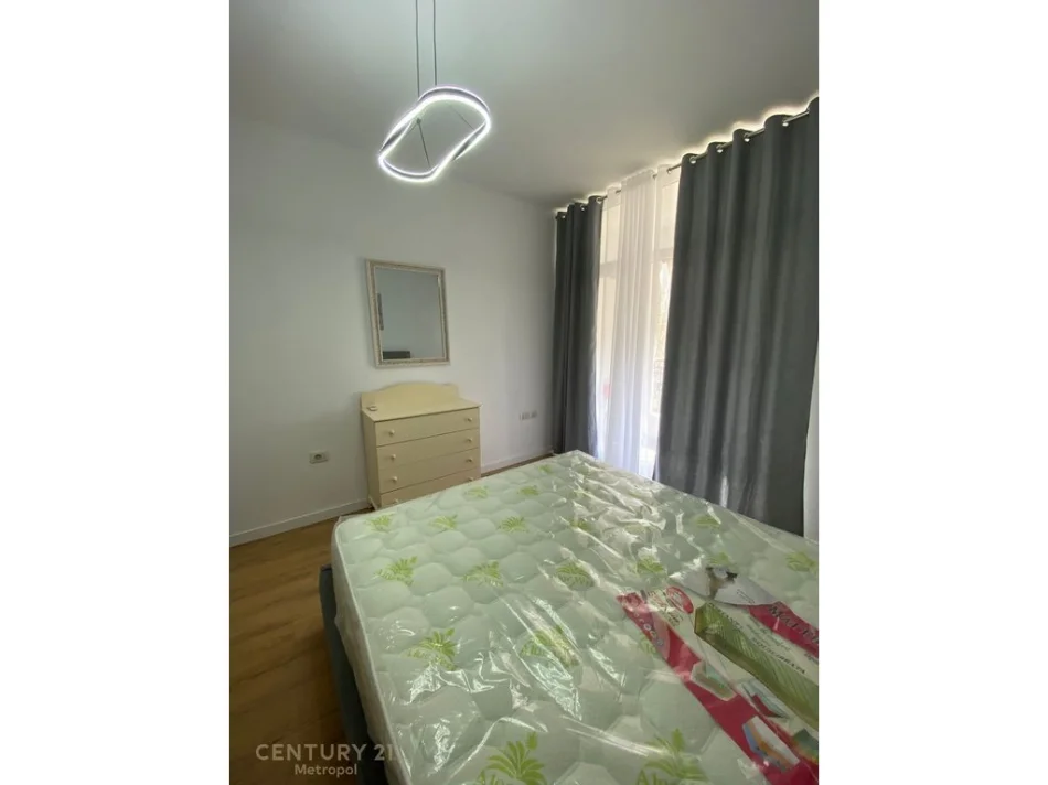 Tirane, jepet me qera apartament 1+1 Kati 5, 69 m² 600 € (myslym shyri)