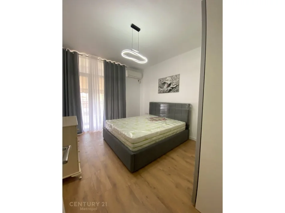 Tirane, jepet me qera apartament 1+1 Kati 5, 69 m² 600 € (myslym shyri)