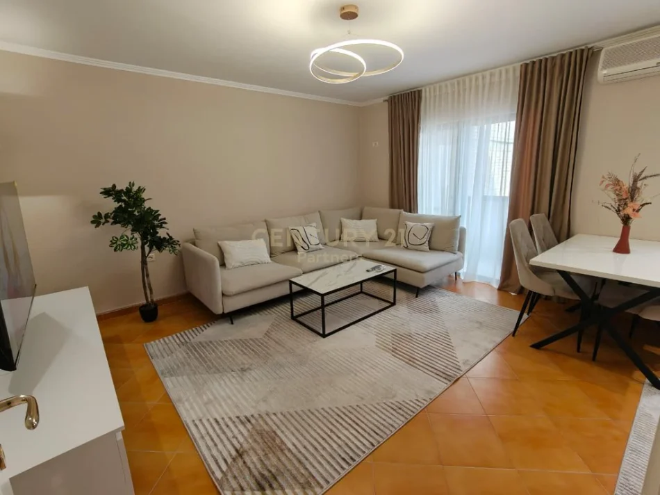 Tirane, shitet apartament Kati 4, 145.000 € 