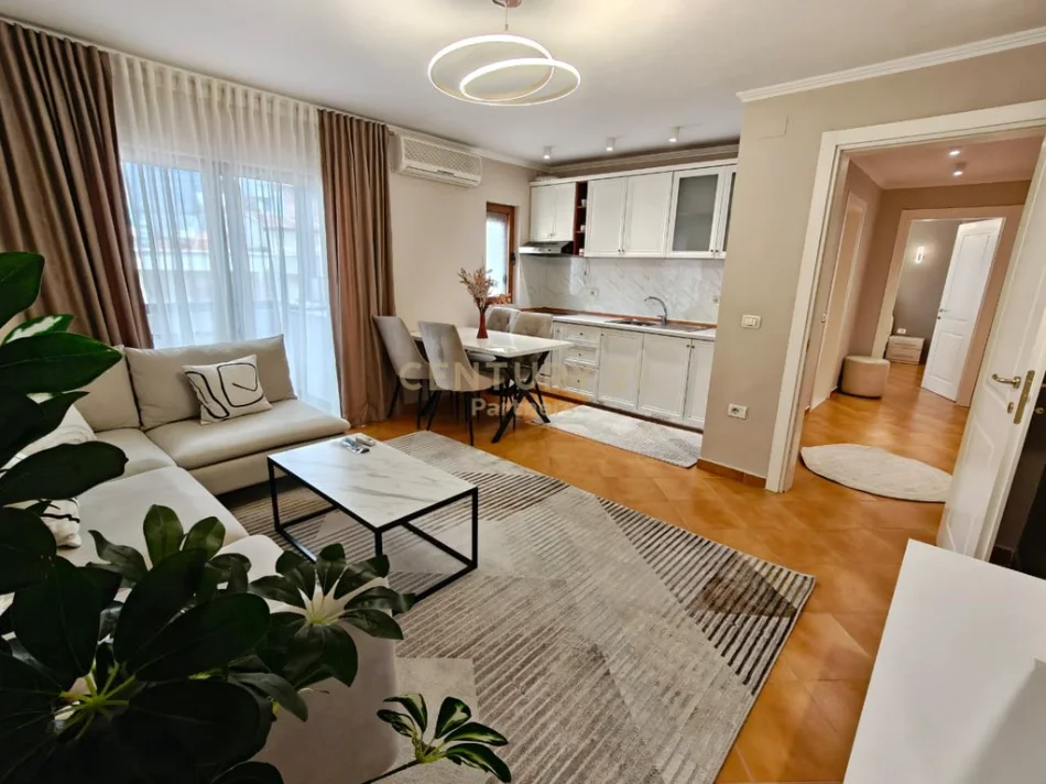 Tirane, shitet apartament 1+1 Kati 4, 64 m² 145.000 € (gjon buzuku)