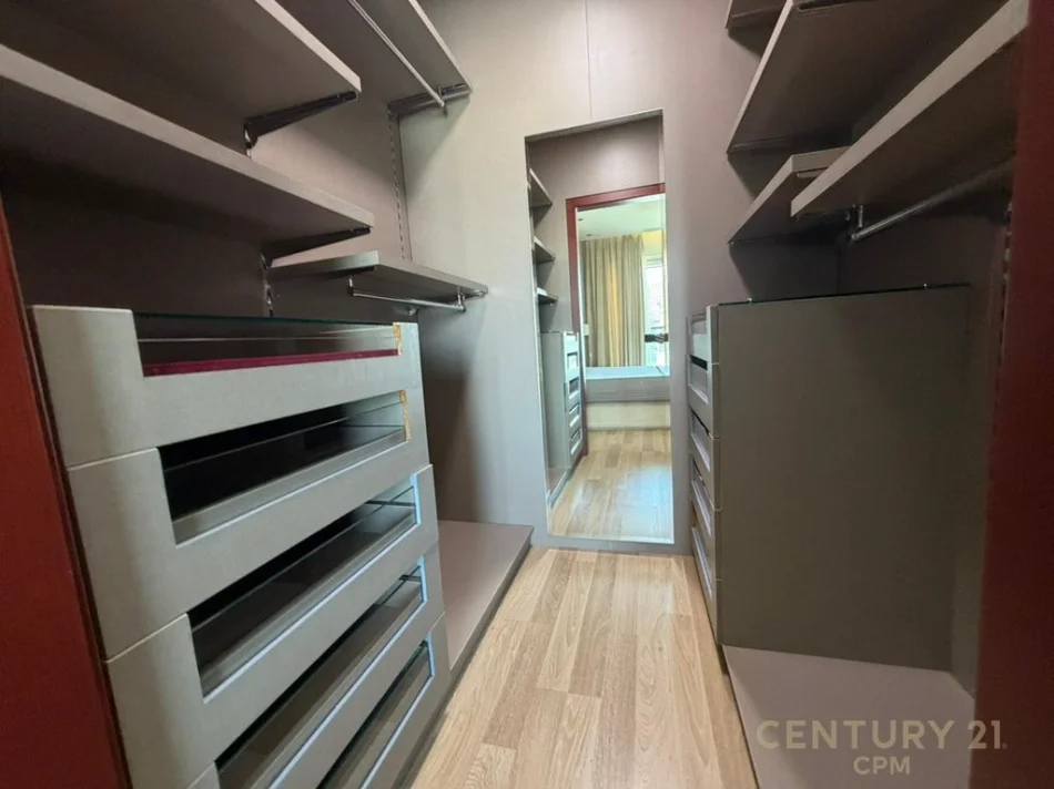 Tirane, jepet me qera apartament 2+1 Kati 19, 95 m² 1.550 € 