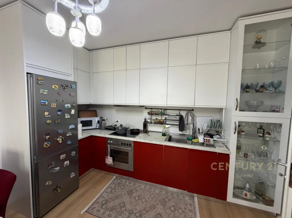 Tirane, shitet apartament 2+1 Kati 5, 104 m² 203.000 € (5 maji)