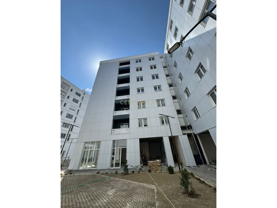 Tirane, shitet apartament 1+1+Ballkon Kati 5, 73 m² 75.500 € 