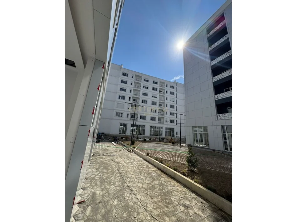 Tirane, shitet apartament 1+1+Ballkon Kati 5, 73 m² 75.500 € 